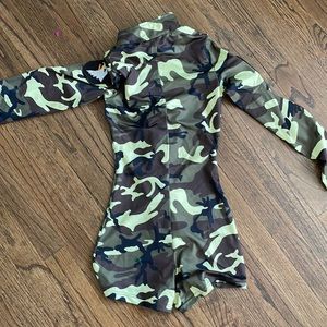 2 pc Cammando Costume